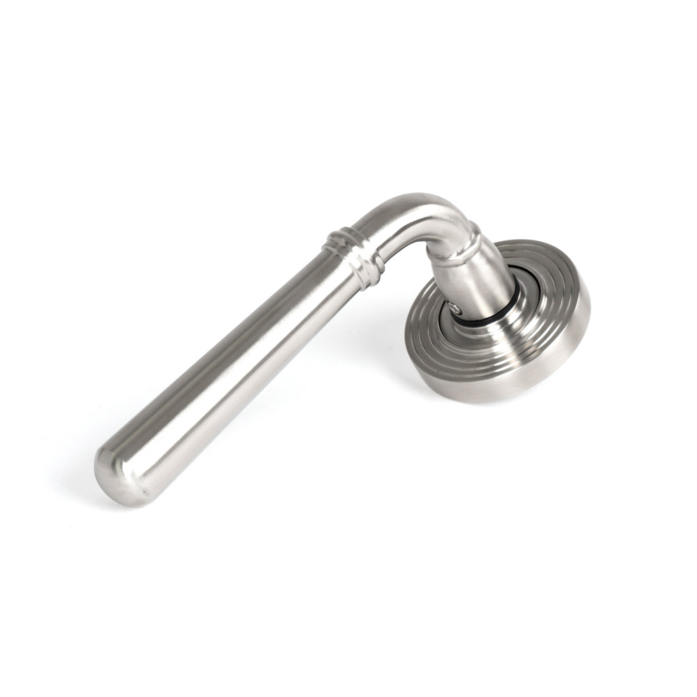 From the Anvil Marine 316 Stainless Steel Newbury Lever on Rose Set (Beehive) - Satin